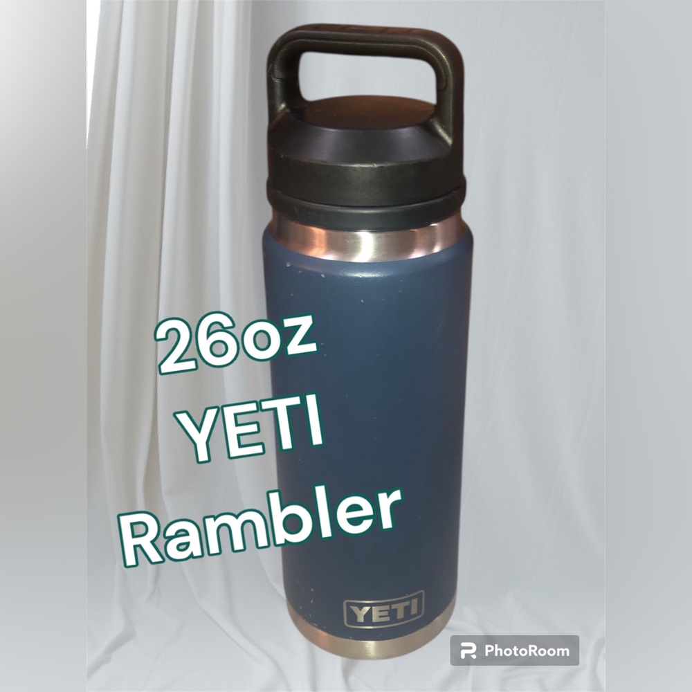 YETI
Rambler 26oz Chug Water Bottle Navy Blue Discontinued